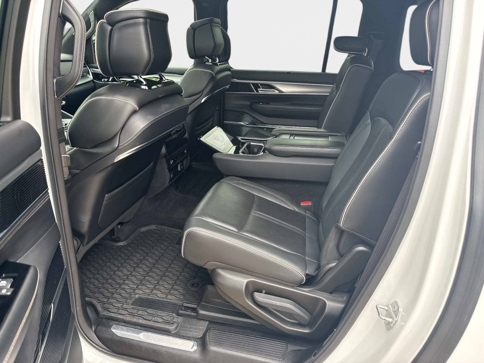 2023 Jeep Grand Wagoneer L Series II
