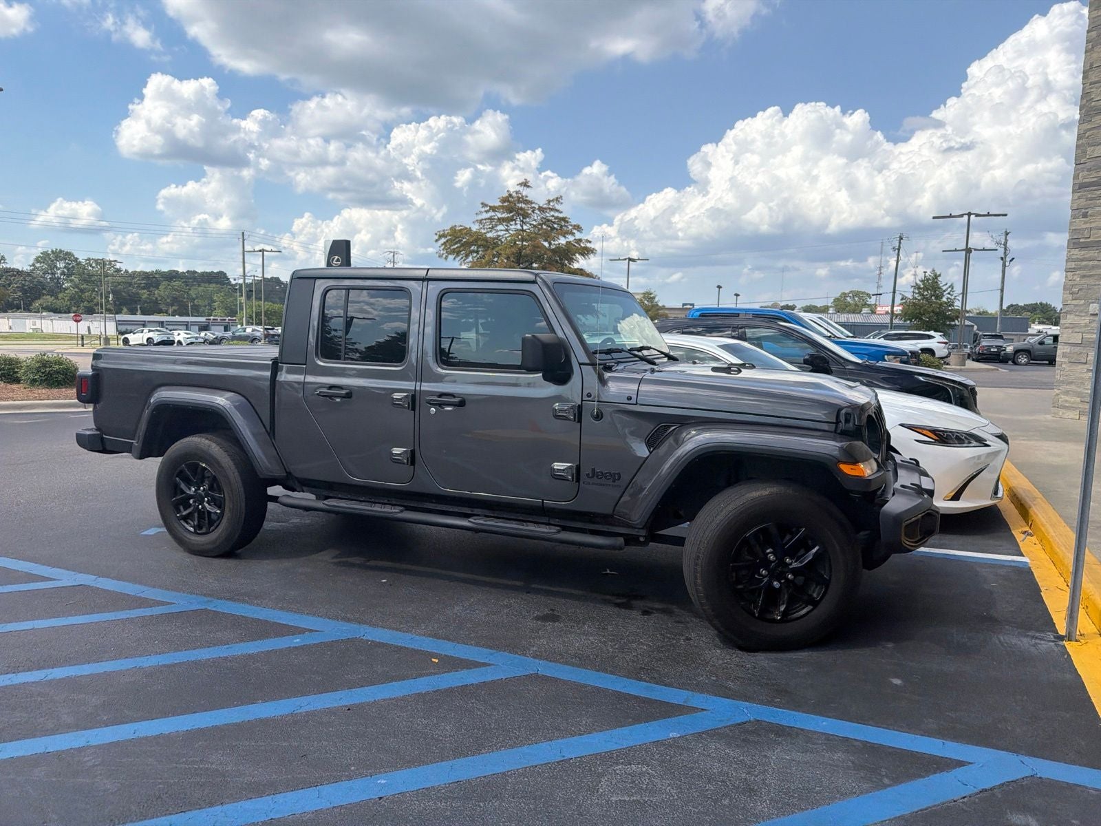 2022 Jeep Gladiator Sport