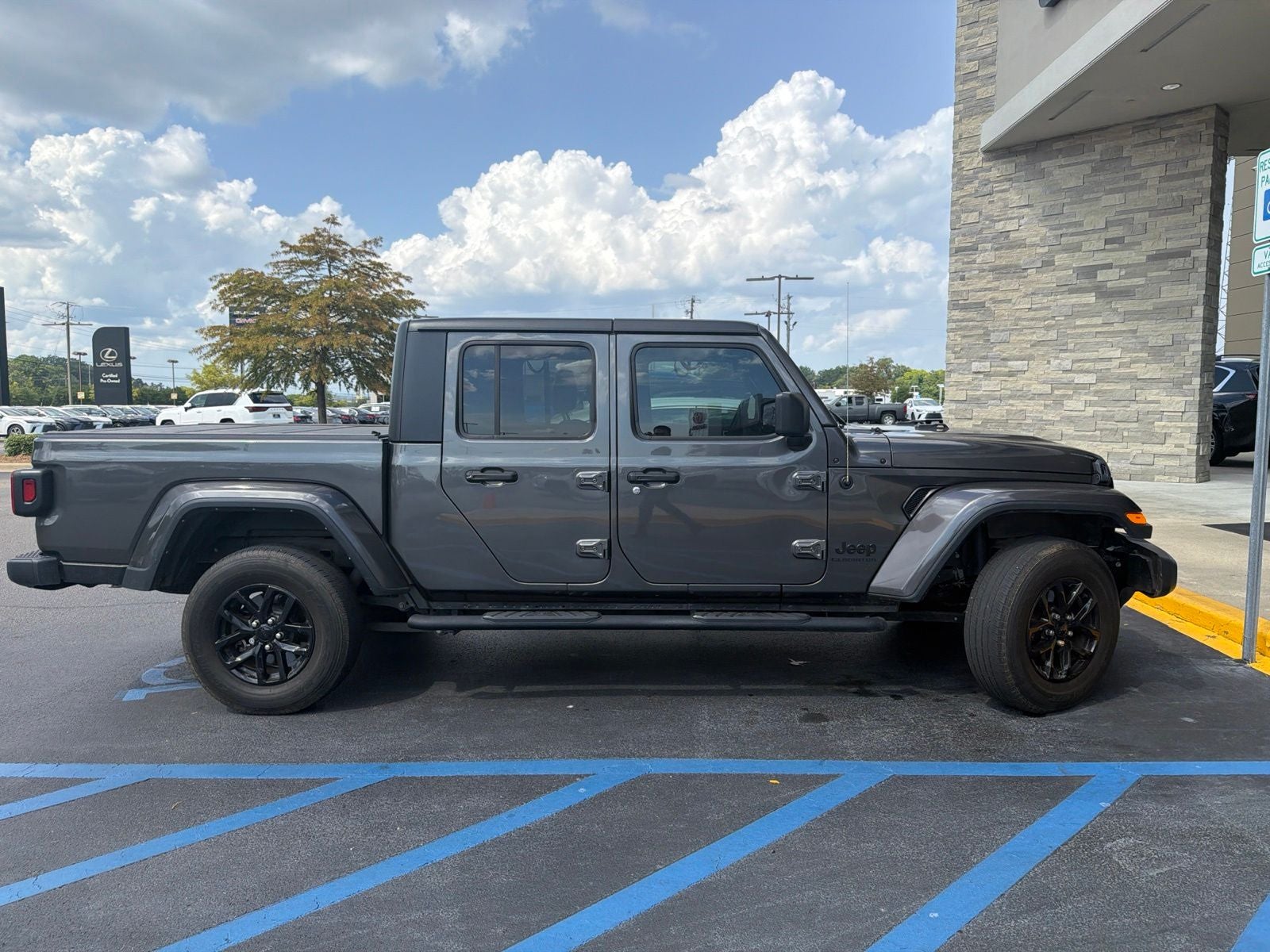 2022 Jeep Gladiator Sport