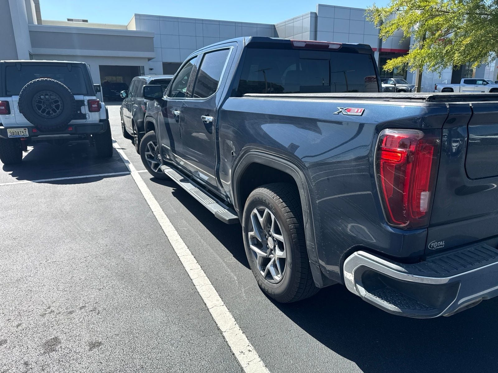 2023 GMC Sierra 1500 SLT