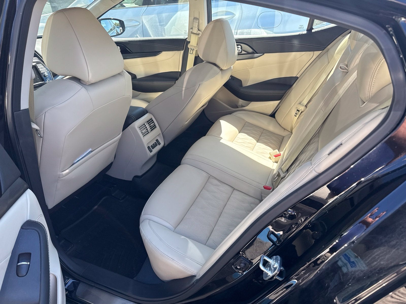 2023 Nissan Maxima Platinum