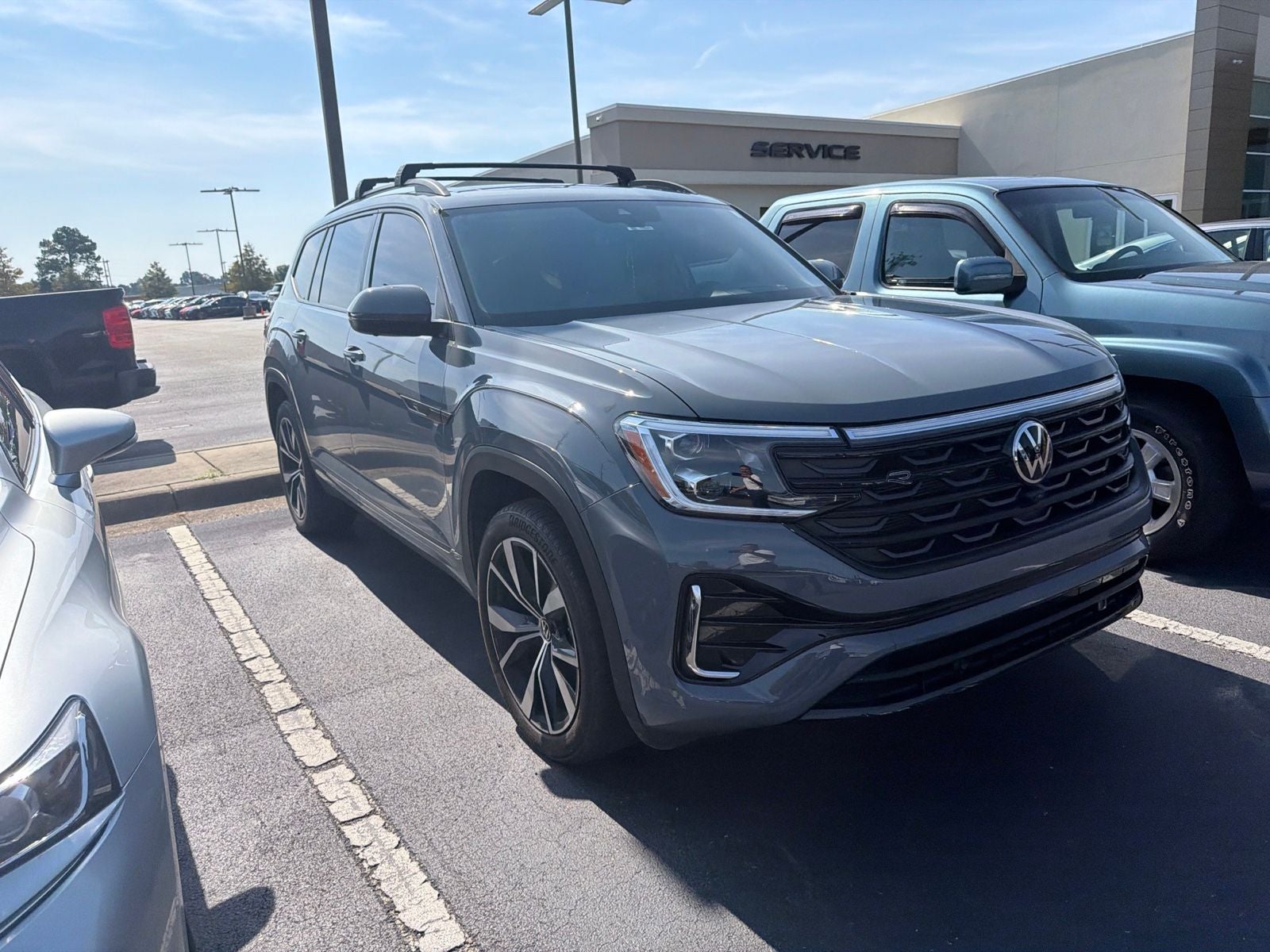 2025 Volkswagen Atlas 2.0T SEL Premium R-Line