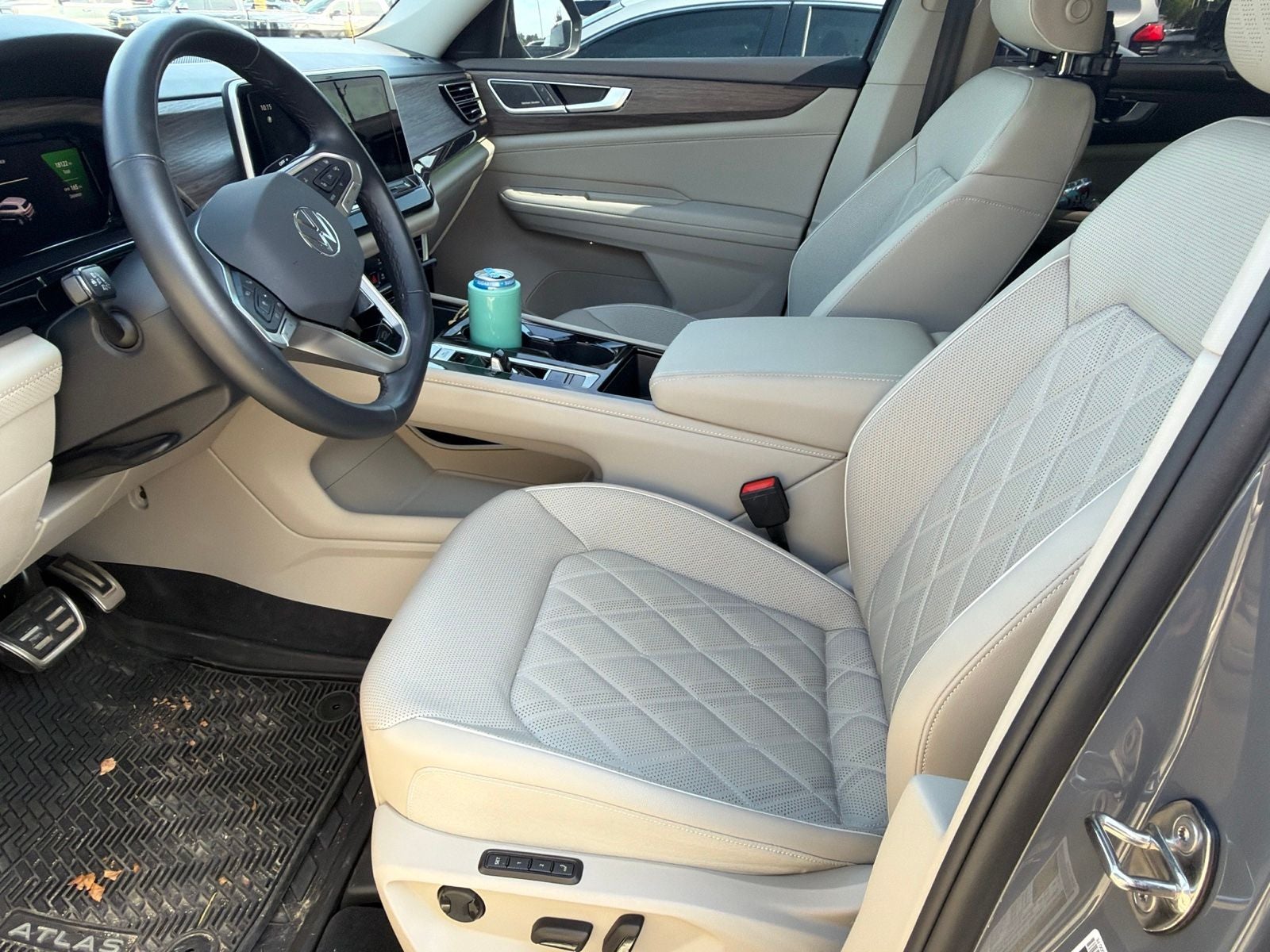 2025 Volkswagen Atlas 2.0T SEL Premium R-Line