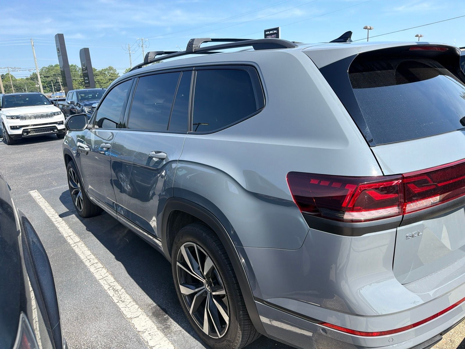 2025 Volkswagen Atlas 2.0T SEL Premium R-Line