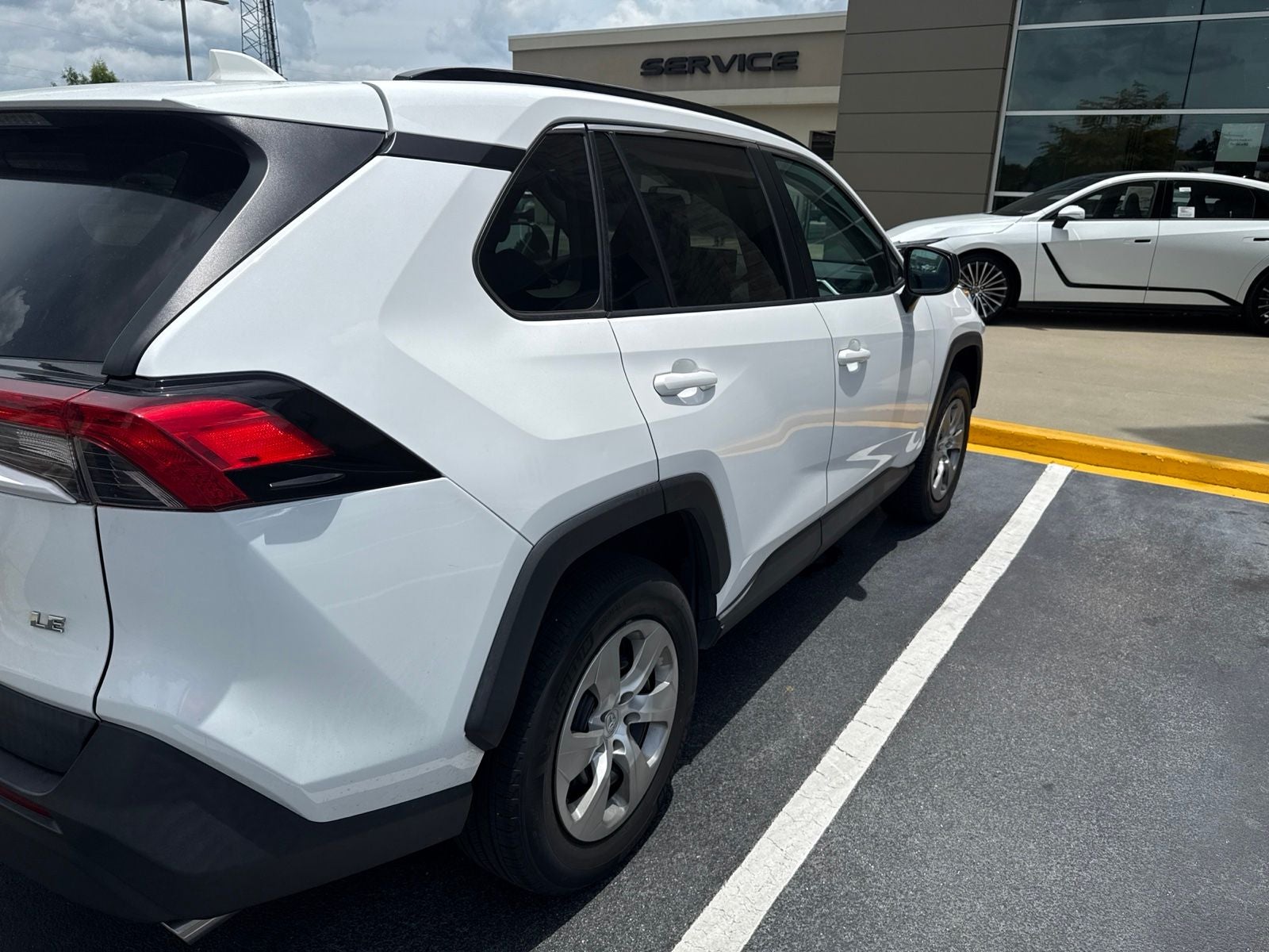 2021 Toyota RAV4 LE