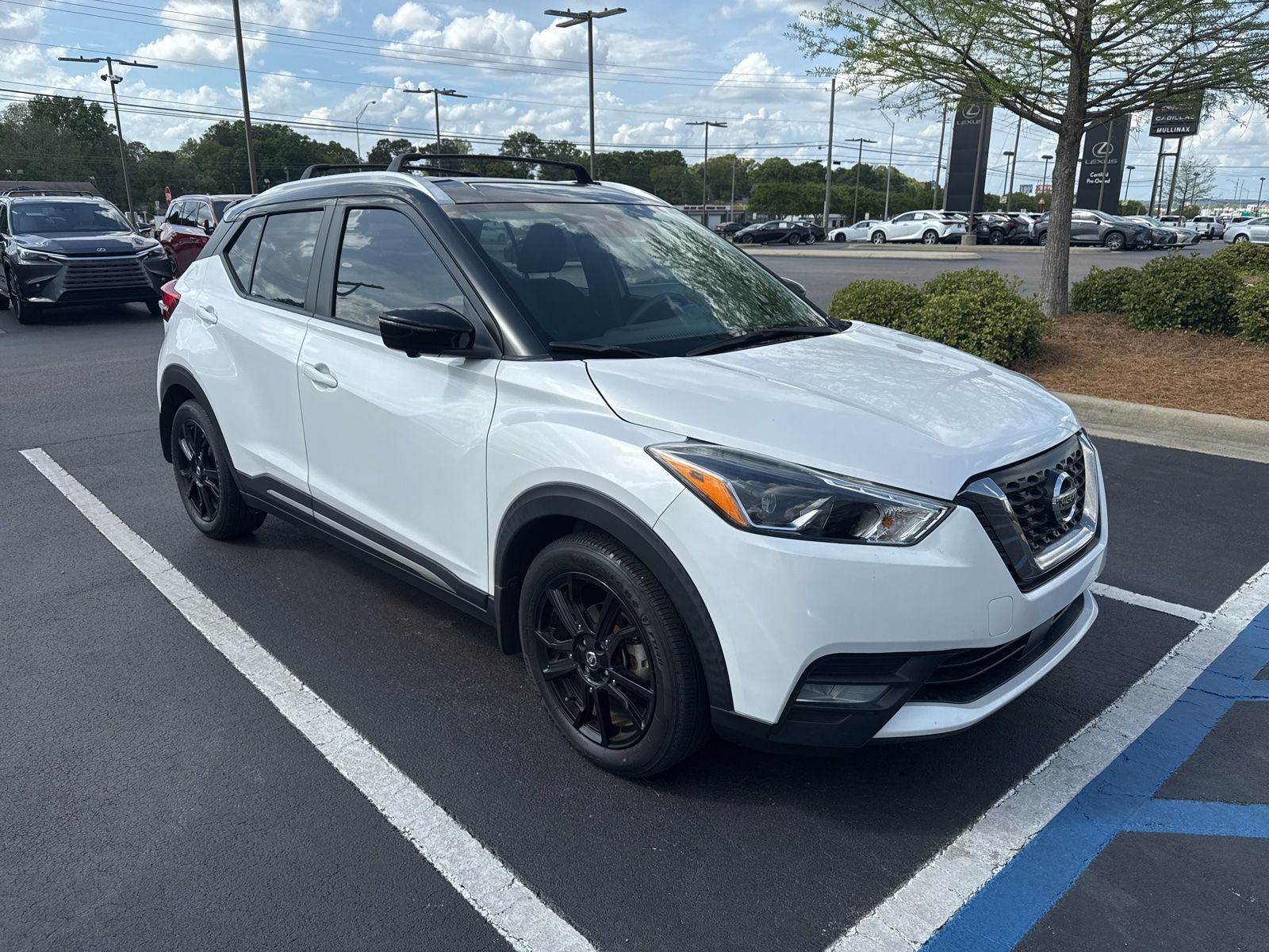 2020 Nissan Kicks SR