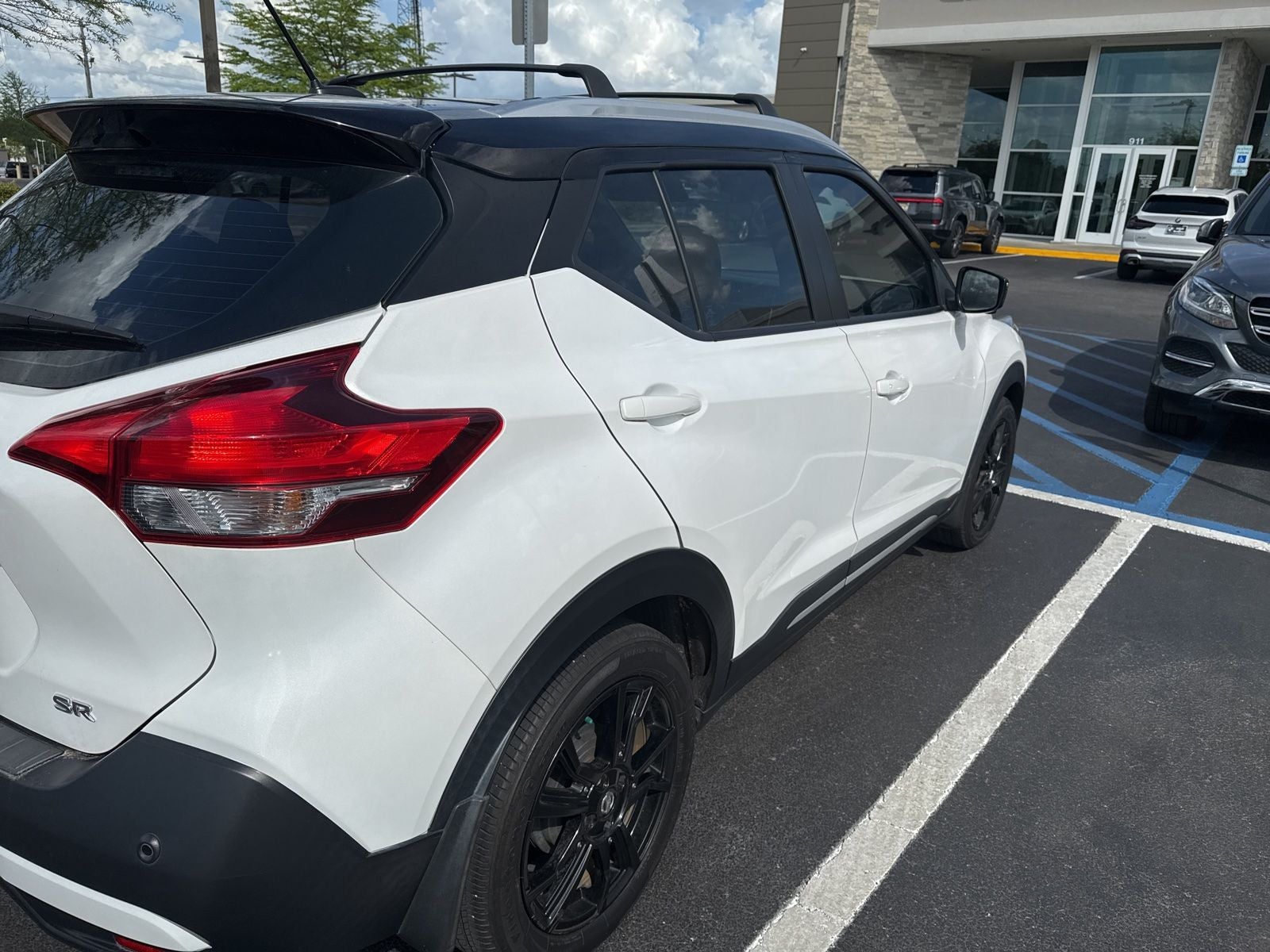 2020 Nissan Kicks SR