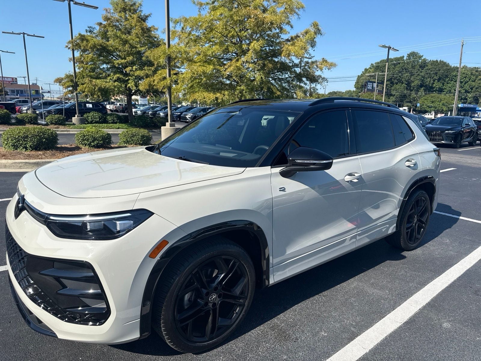 2026 Volkswagen Tiguan 2.0T SE R-Line Black