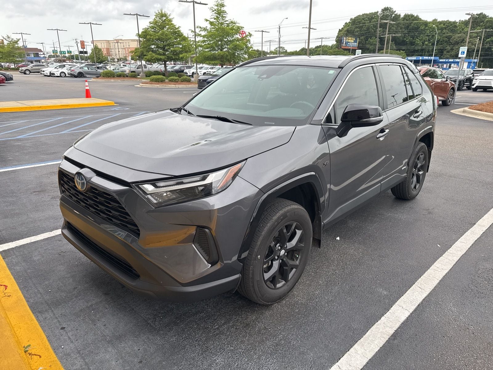 2024 Toyota RAV4 Hybrid XLE