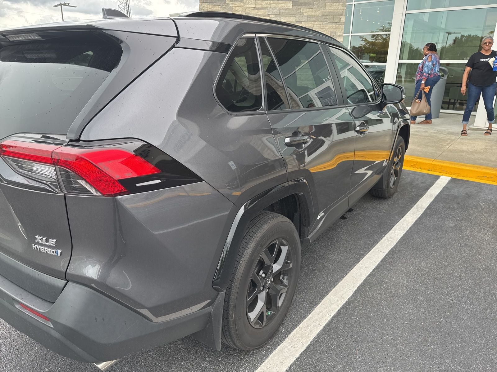 2024 Toyota RAV4 Hybrid XLE