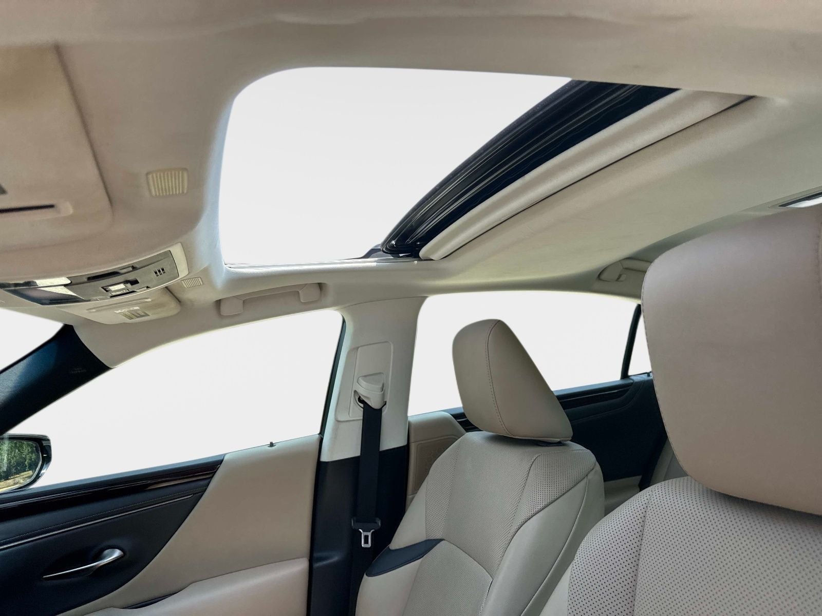 2021 Lexus ES 300h