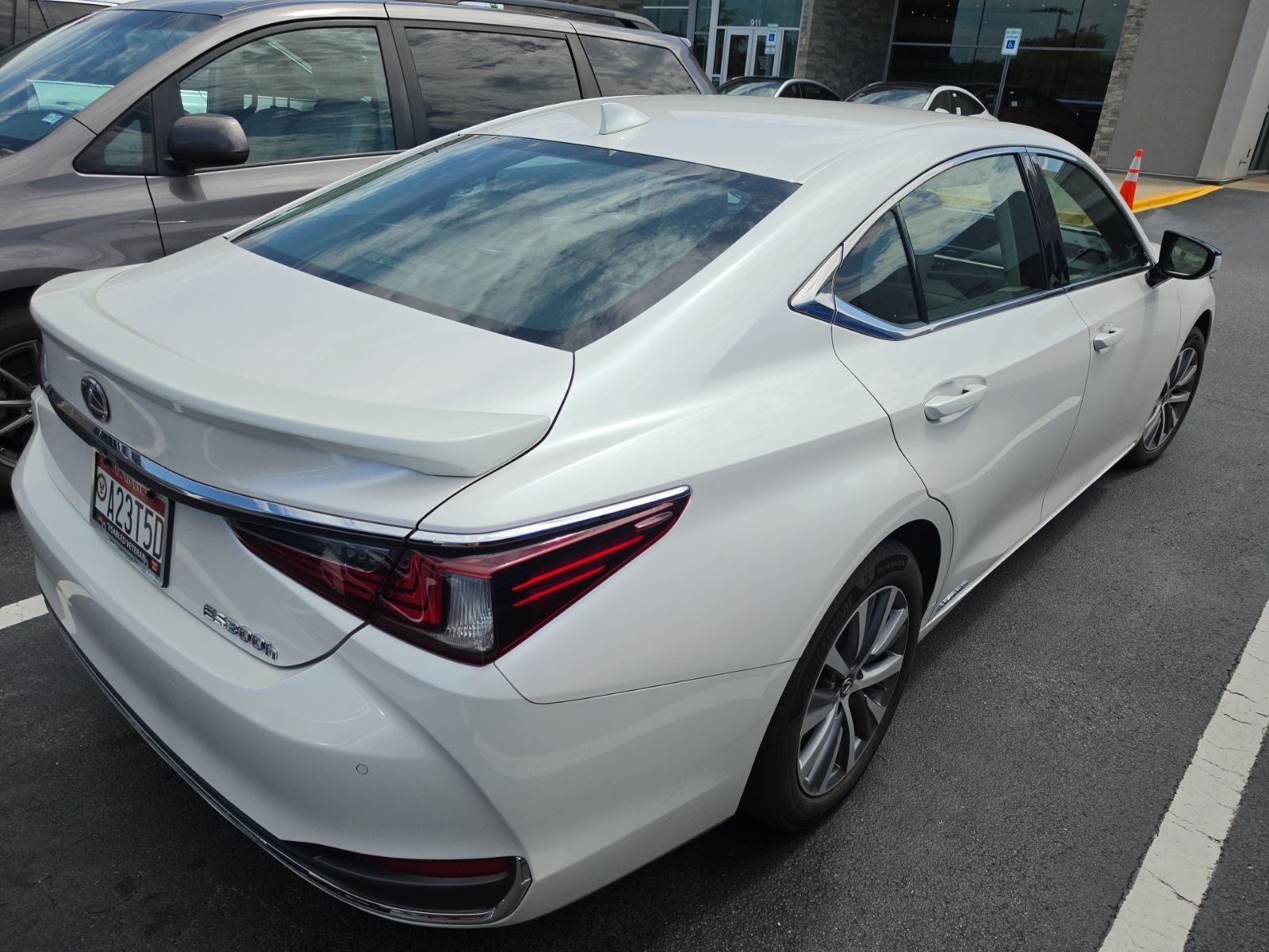 2021 Lexus ES 300h