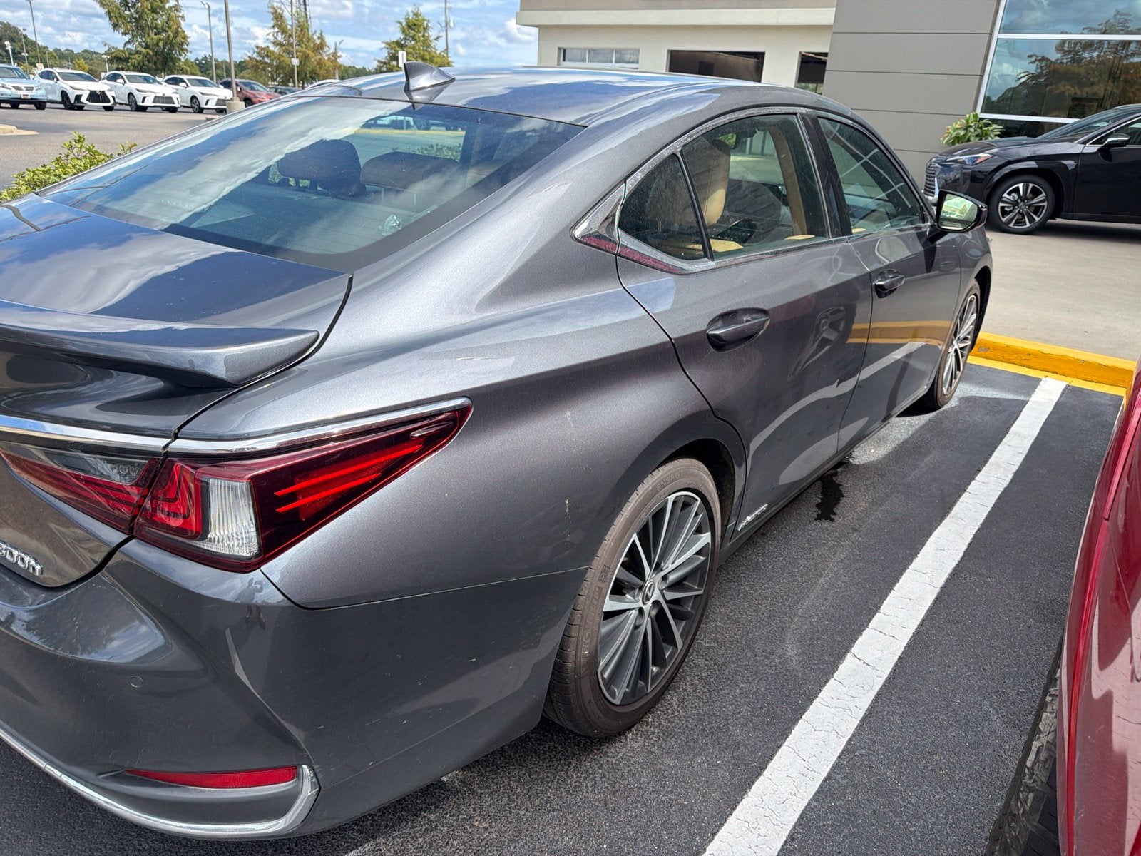 2022 Lexus ES 300h