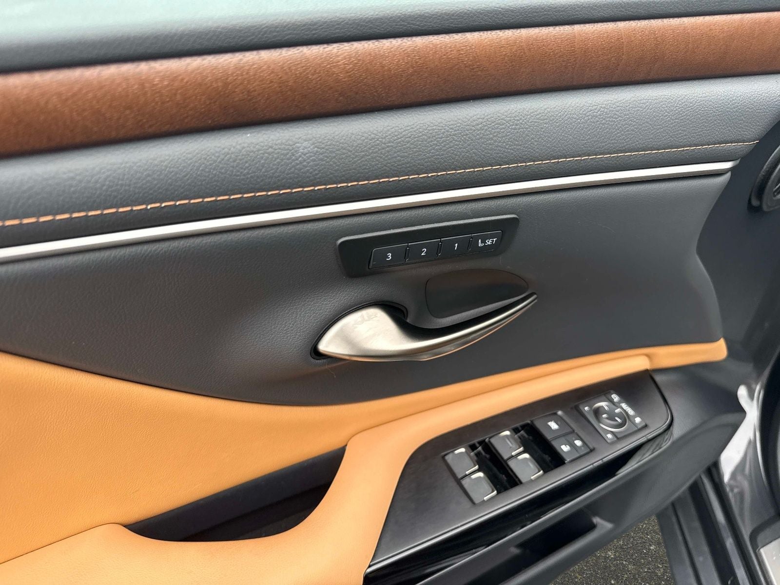 2025 Lexus ES 350