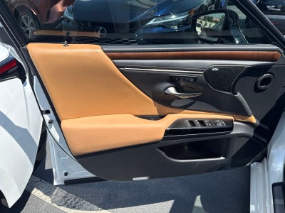 2024 Lexus ES 300h Ultra Luxury