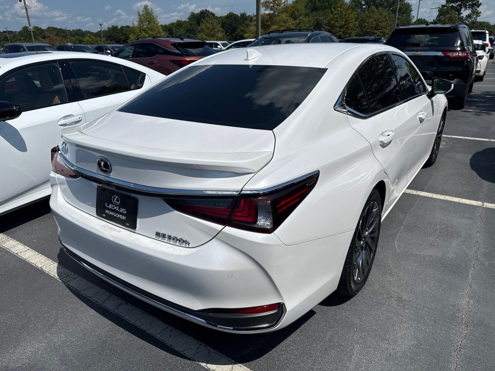 2024 Lexus ES 300h Ultra Luxury