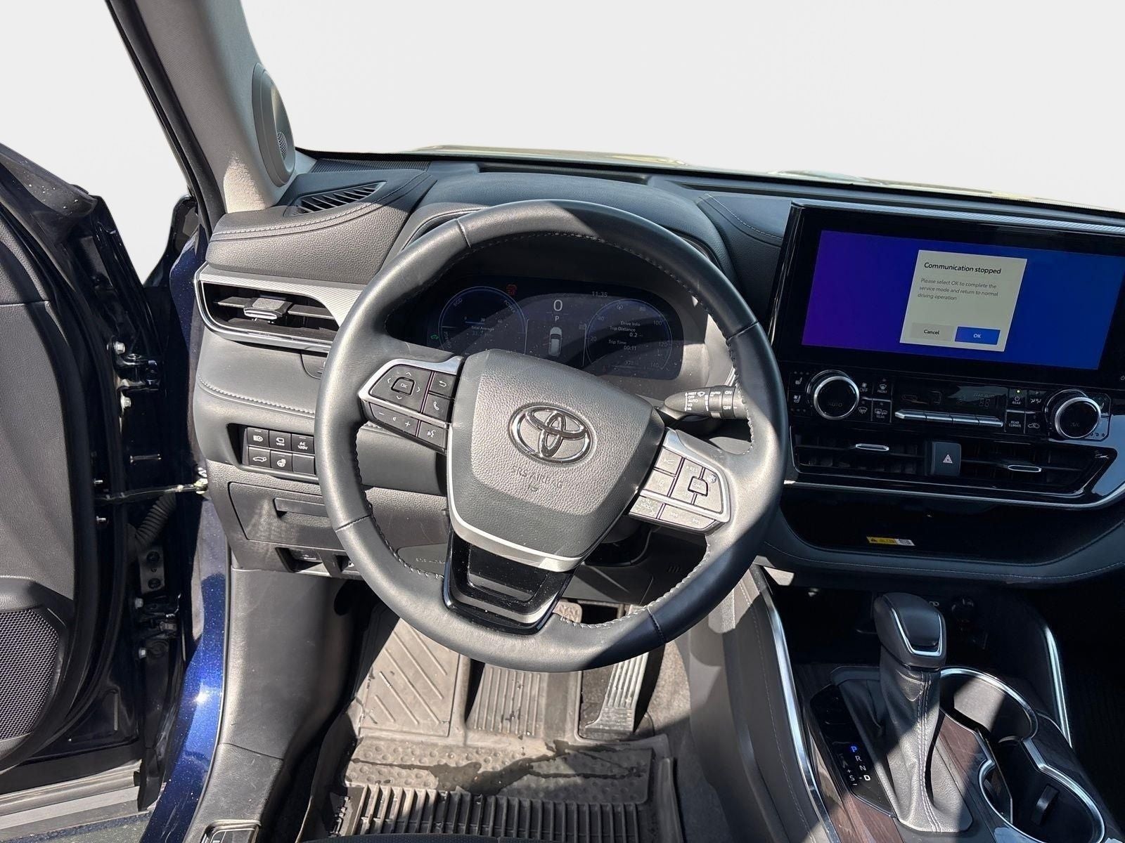 2023 Toyota Highlander Hybrid Platinum