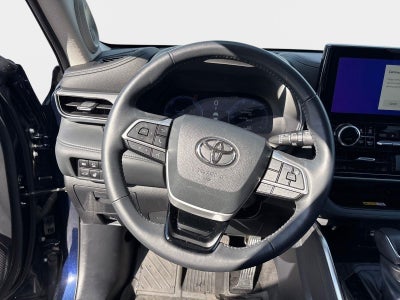 2023 Toyota Highlander Hybrid Platinum