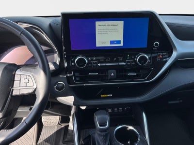 2023 Toyota Highlander Hybrid Platinum