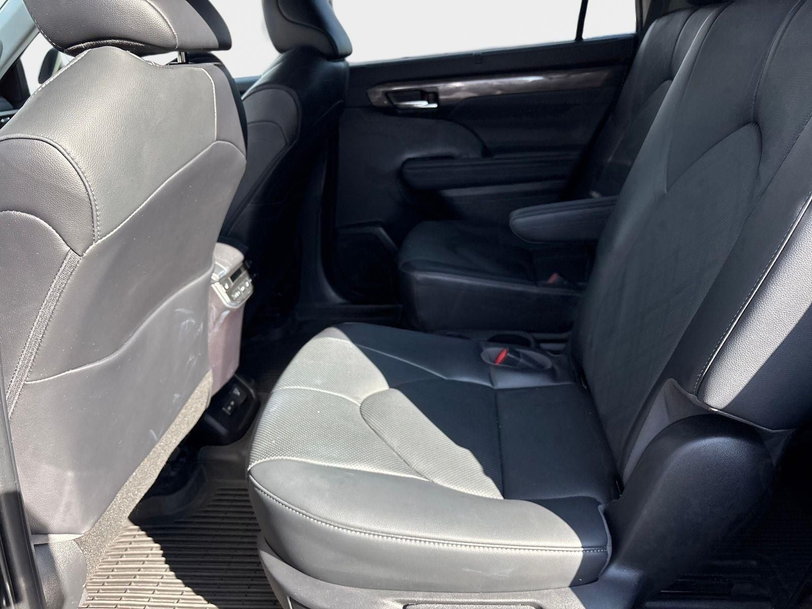 2023 Toyota Highlander Hybrid Platinum