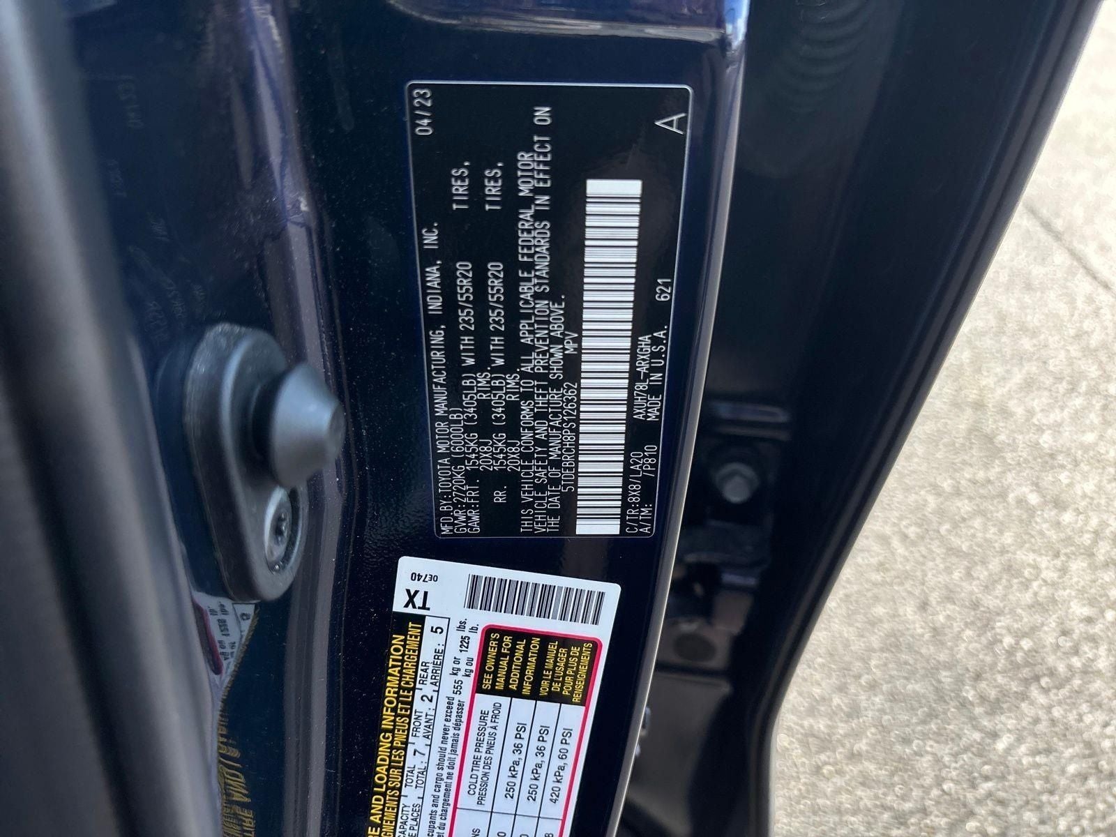 2023 Toyota Highlander Hybrid Platinum