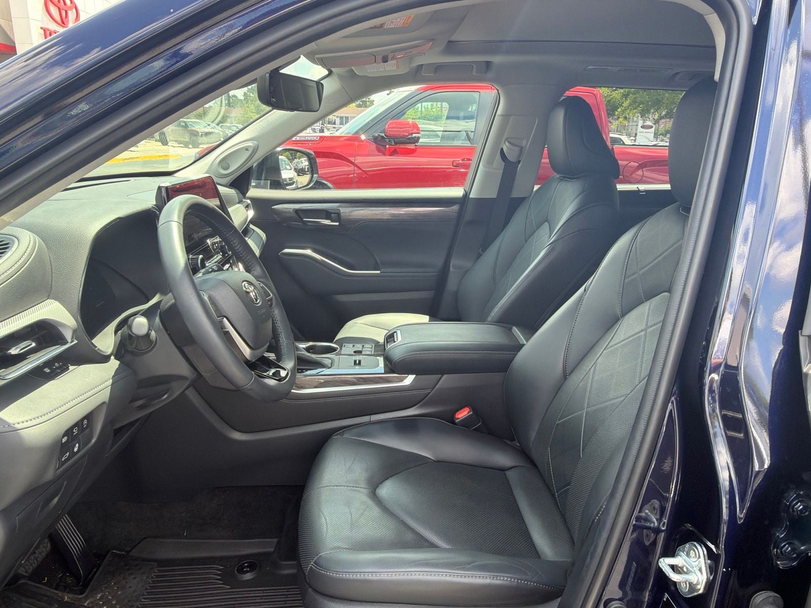 2023 Toyota Highlander Platinum