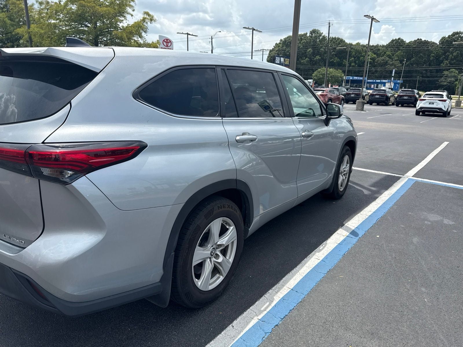 2023 Toyota Highlander LE