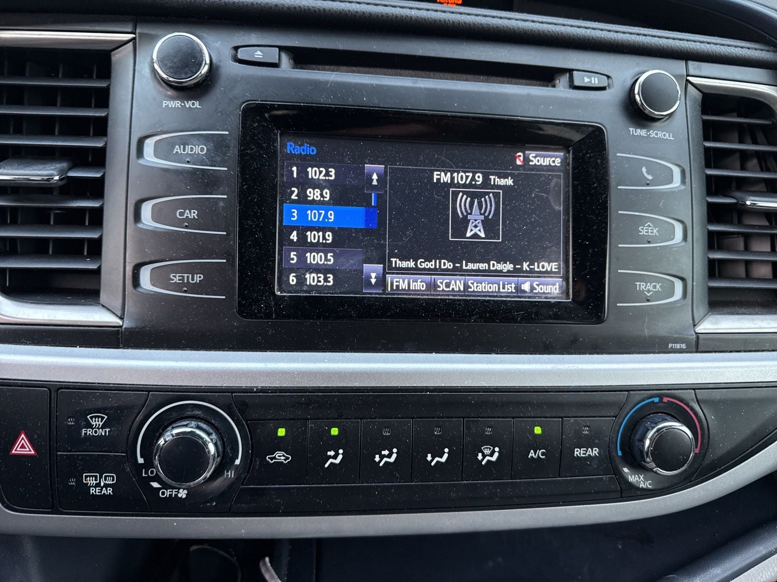 2019 Toyota Highlander LE