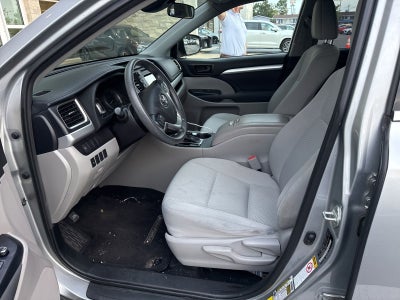 2019 Toyota Highlander LE