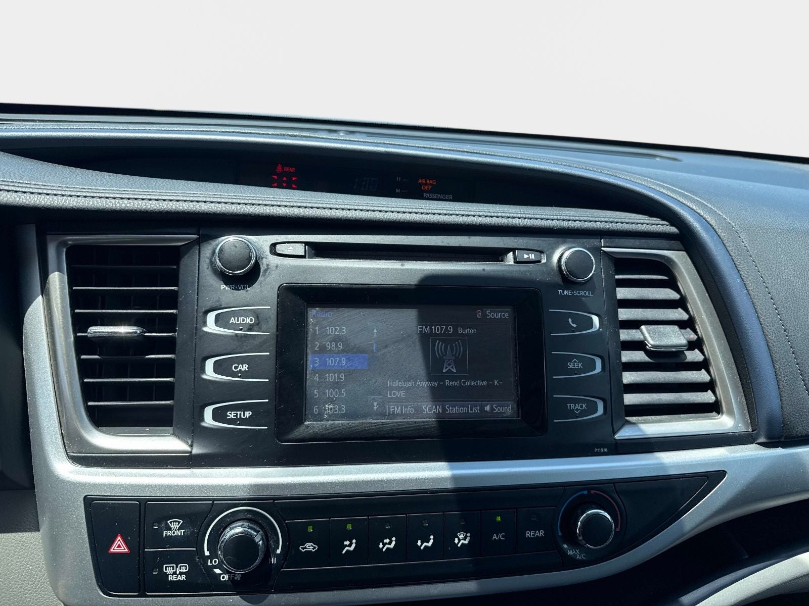 2019 Toyota Highlander LE