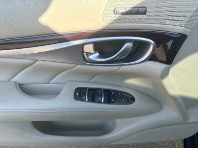 2015 INFINITI Q70 3.7