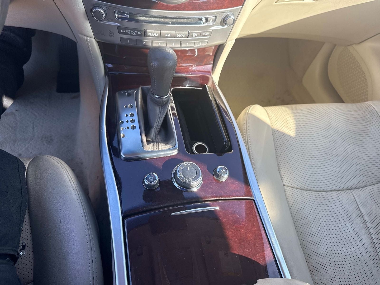 2015 INFINITI Q70 3.7