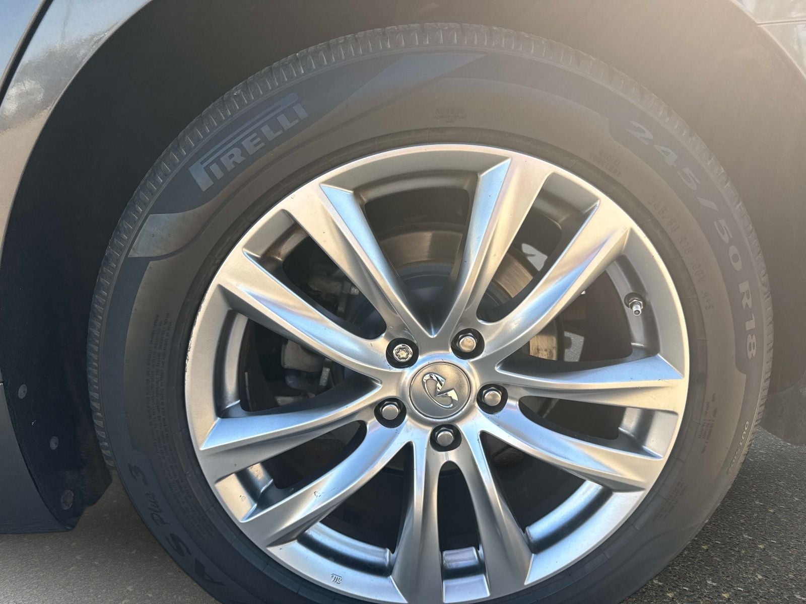 2015 INFINITI Q70 3.7