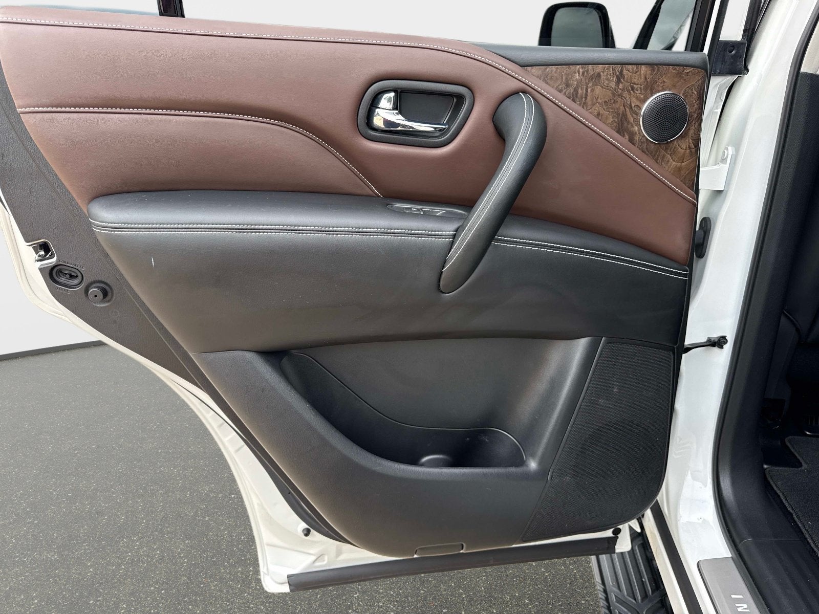 2022 INFINITI QX80 Premium Select