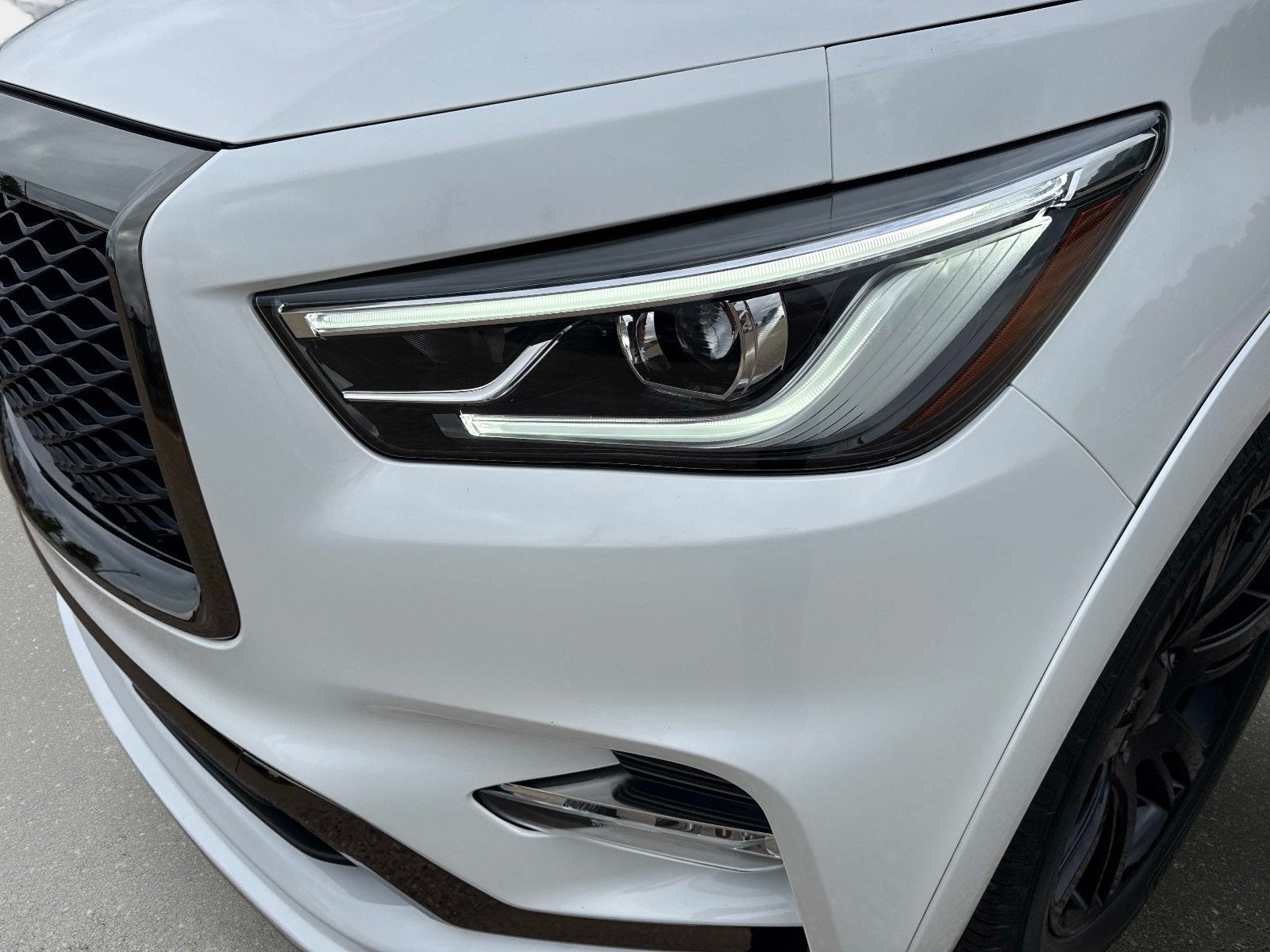 2022 INFINITI QX80 Premium Select