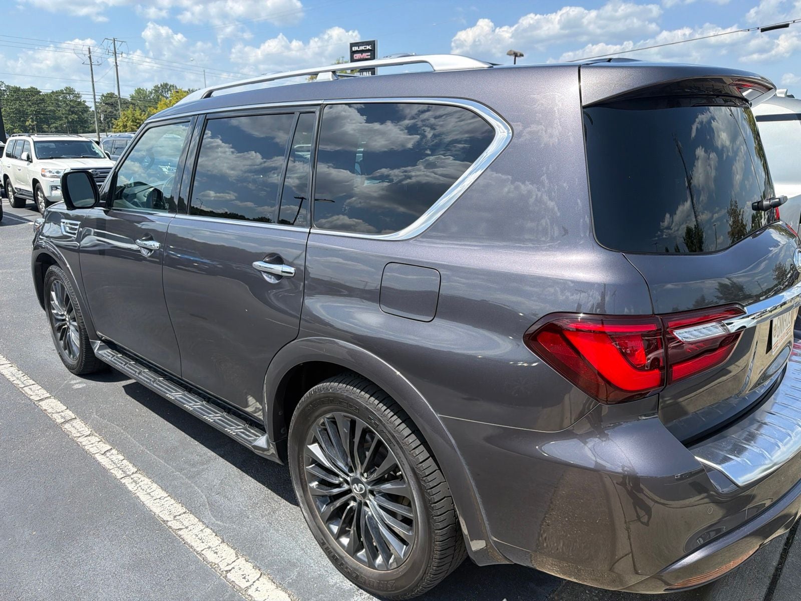 2023 INFINITI QX80 Sensory