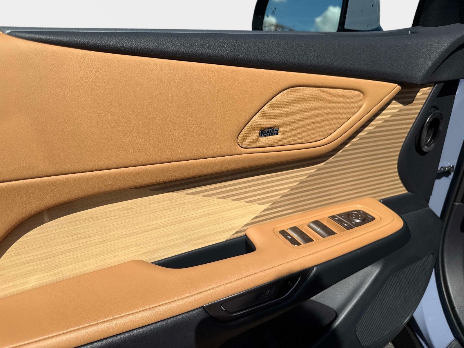 2026 Lexus ES 350e Luxury