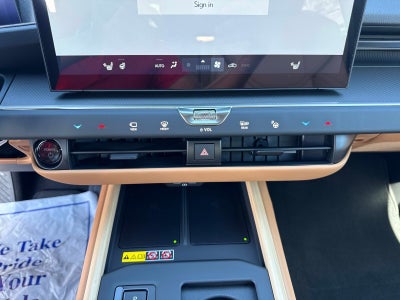 2026 Lexus ES 350e Luxury