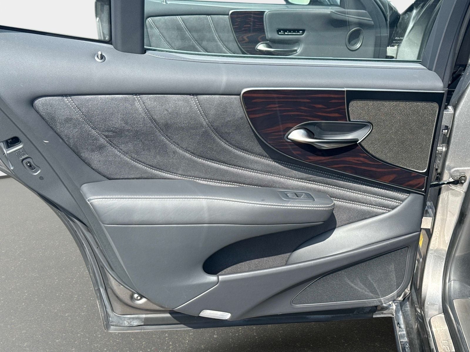 2023 Lexus LS 500 Base