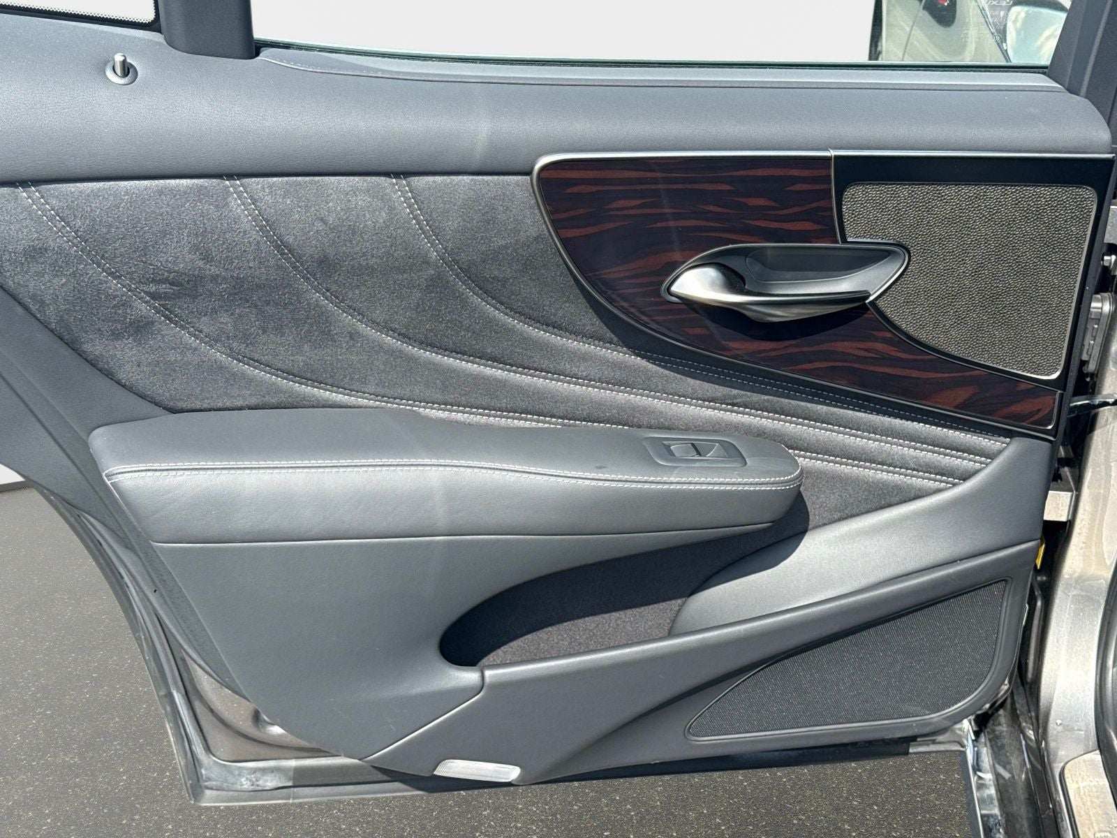 2023 Lexus LS 500 Base