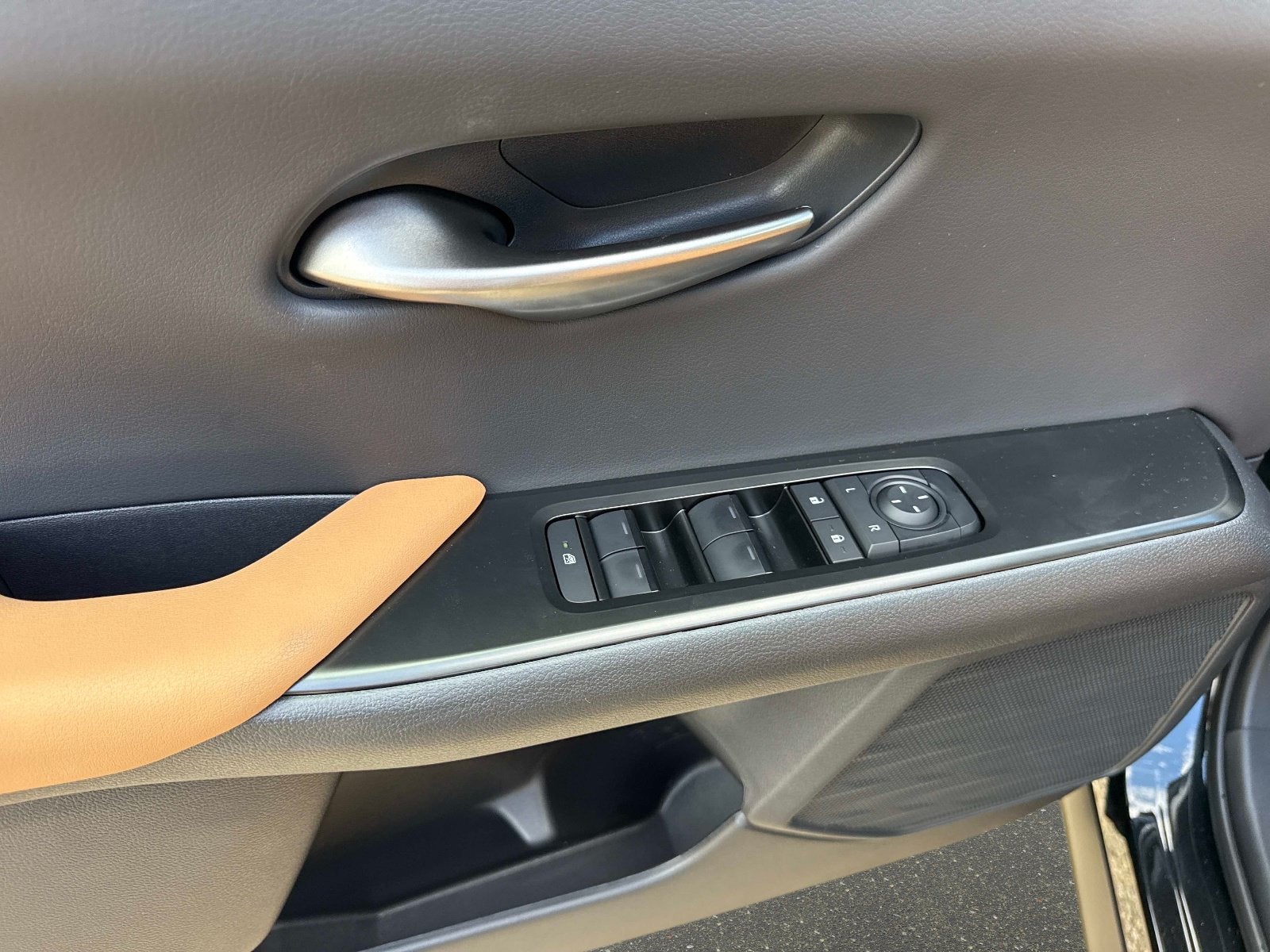 2026 Lexus UX 300h Premium