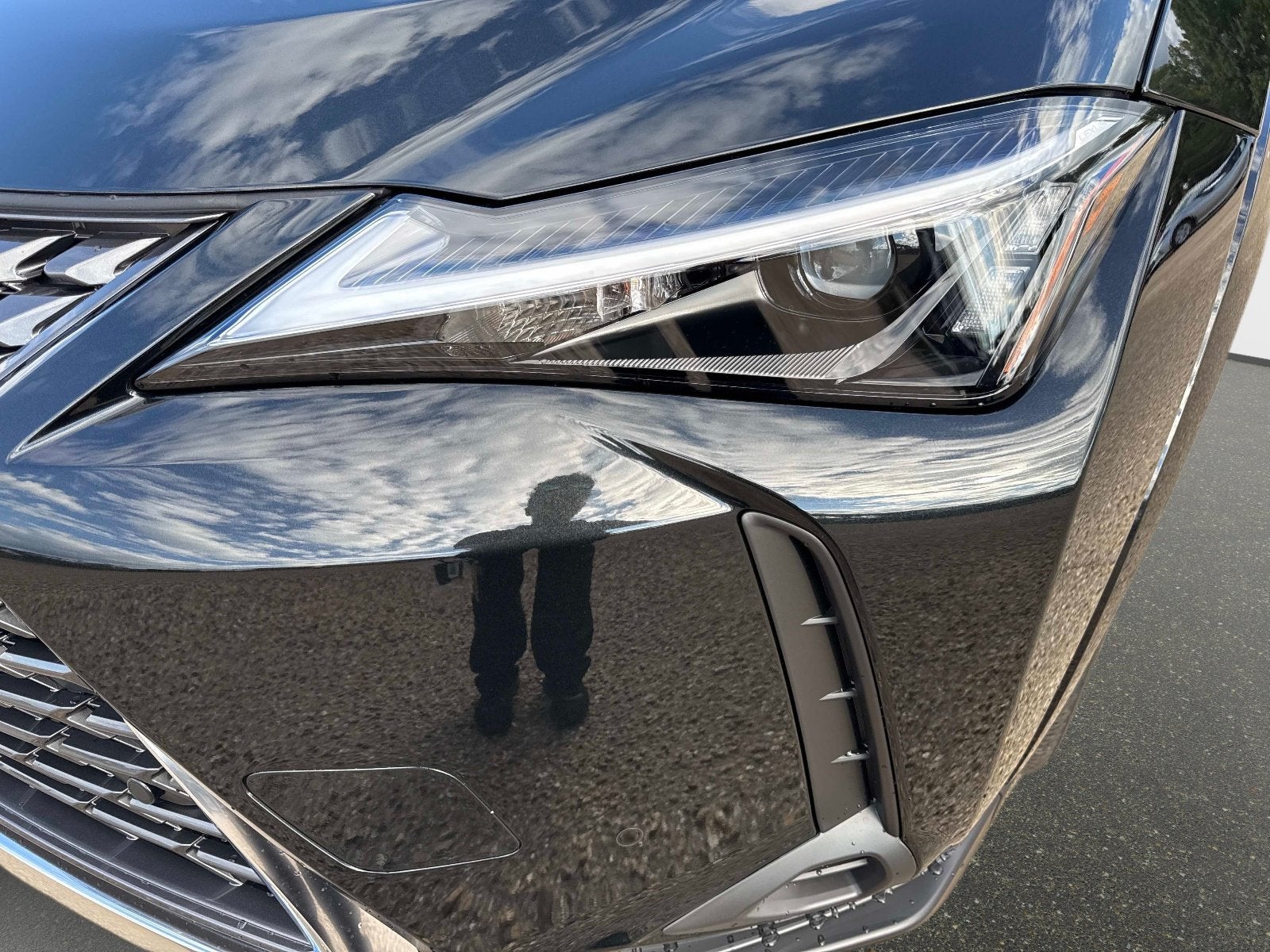 2026 Lexus UX 300h Premium
