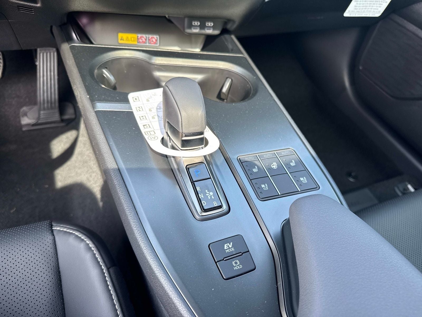 2026 Lexus UX 300h Premium