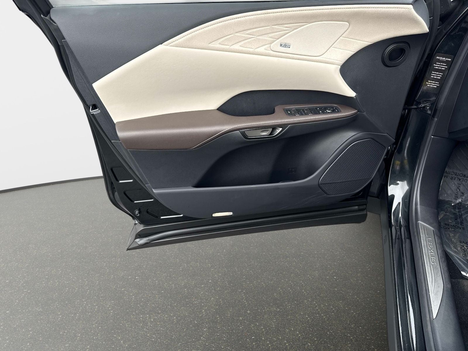 2025 Lexus RX 450h+ Luxury