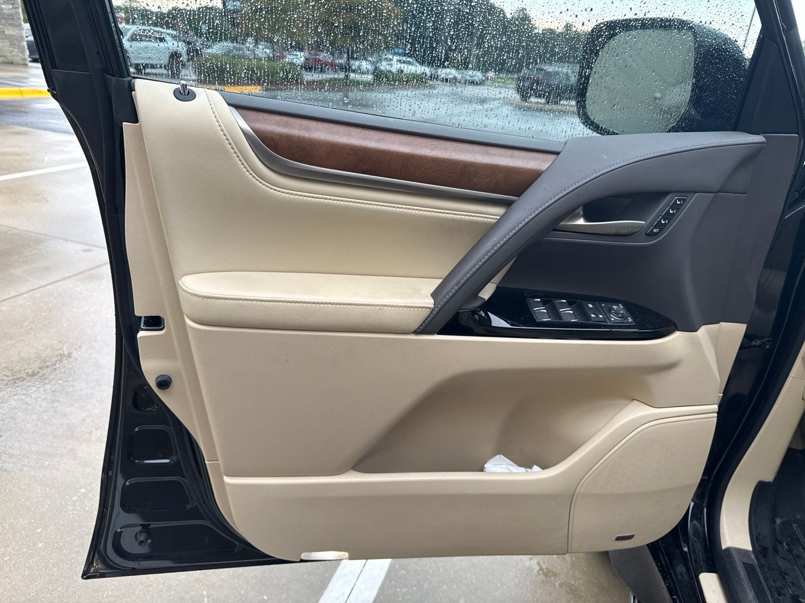 2020 Lexus LX 570