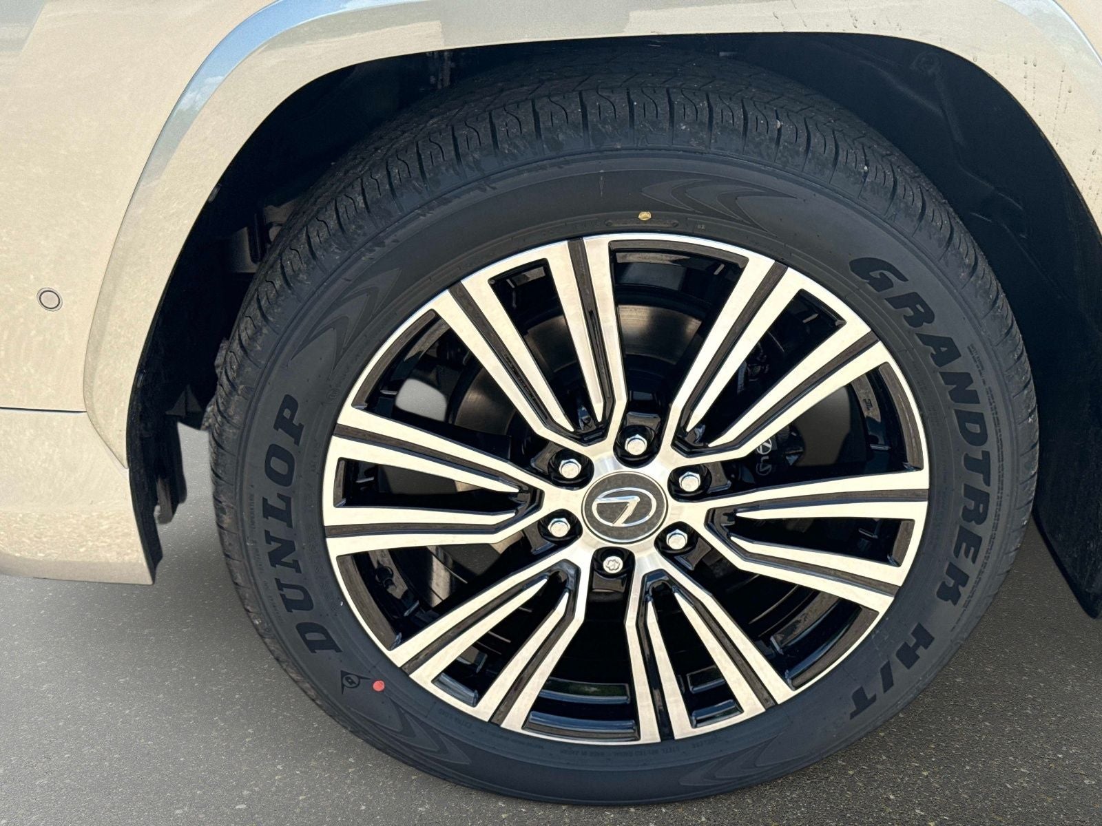 2026 Lexus LX 700h Luxury