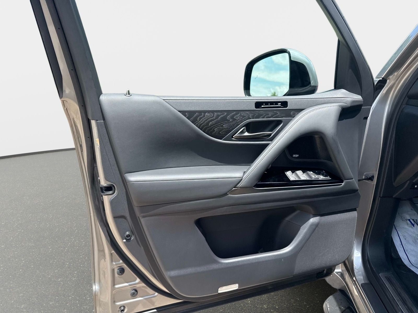 2026 Lexus LX 700h Luxury