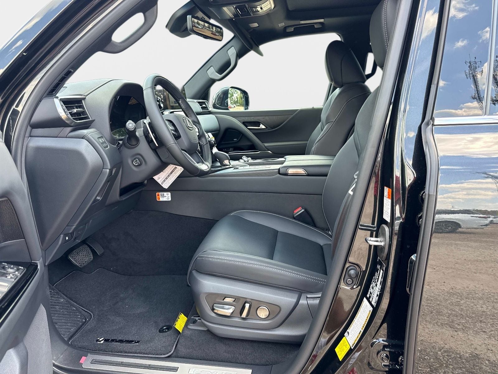 2026 Lexus LX 700h Luxury