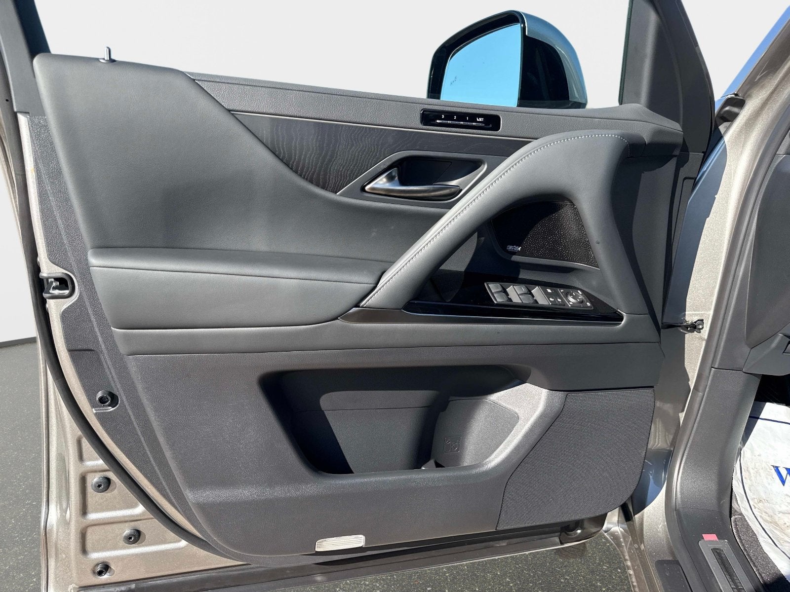 2026 Lexus LX 700h Luxury