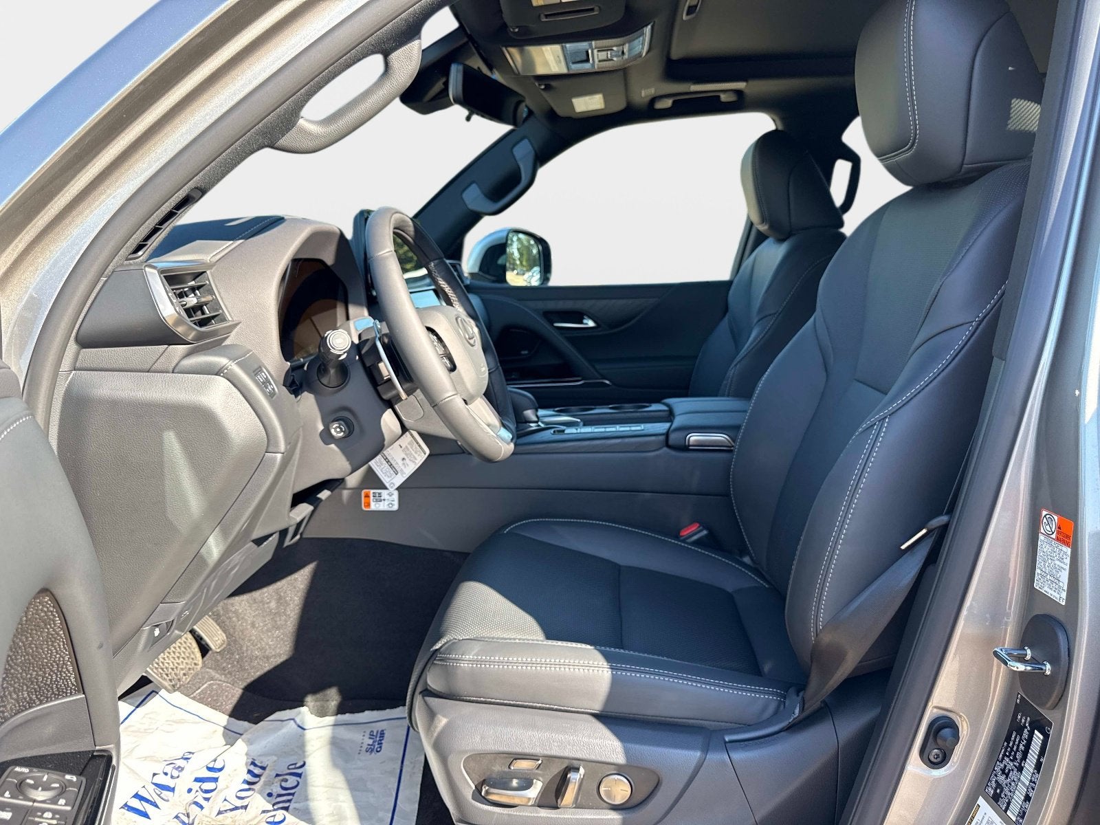 2026 Lexus LX 700h Luxury